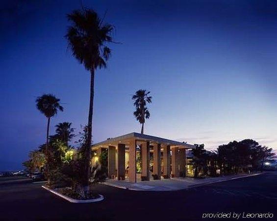 Desert Hot Springs Spa Hotel Hotel