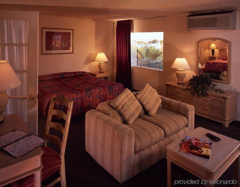Desert Hot Springs Spa Hotel 4*