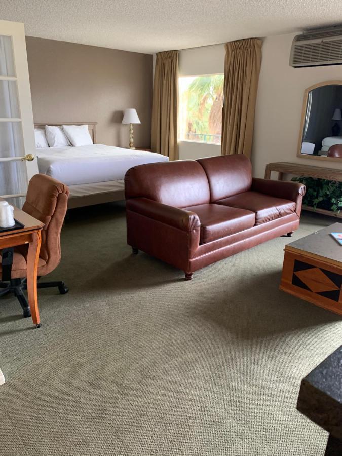 Desert Hot Springs Spa Hotel 4*